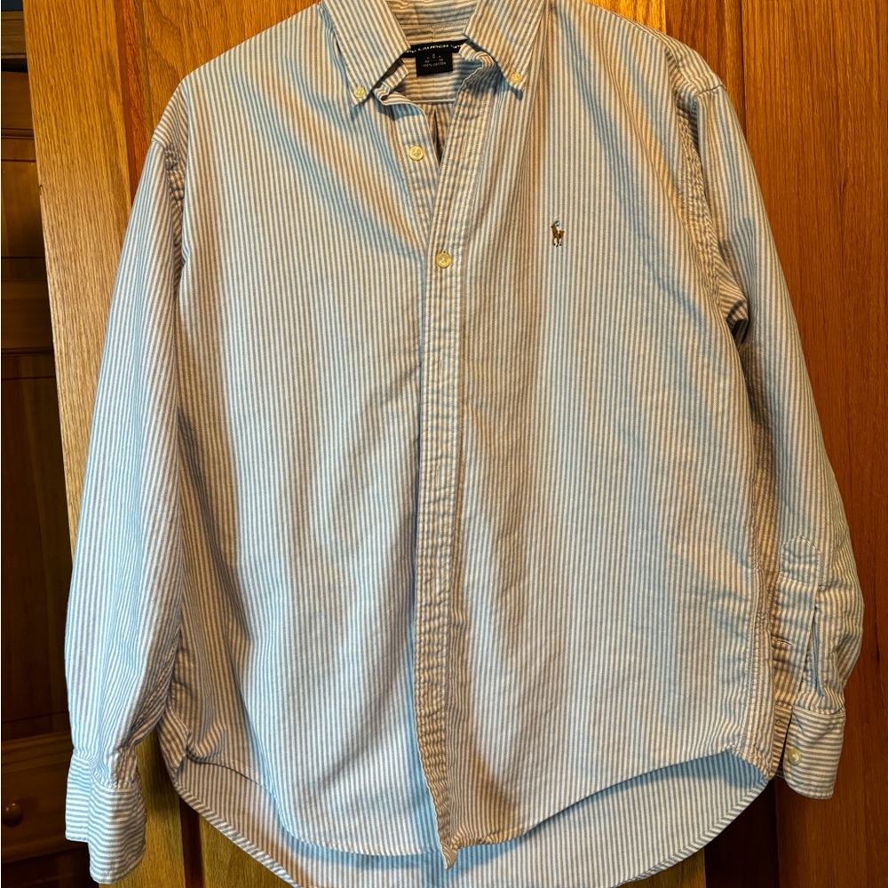 Ralph Lauren size 6 women’s blue striped relaxed fit button down shirt